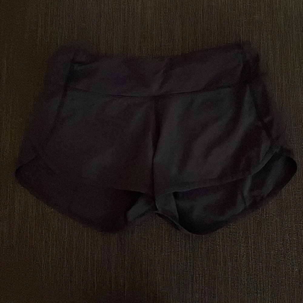 Lululemon speed up low rise shorts 2’5”
